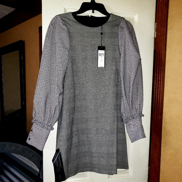 BCBGMaxAzria Dresses & Skirts - BCBG MAXAZRIA DRESS